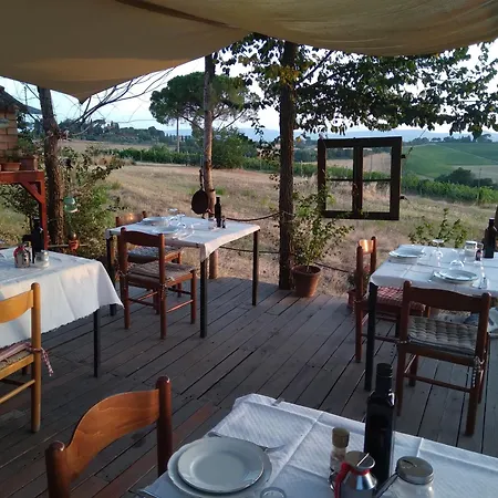 Alloggio per agriturismo La Terra Valiano